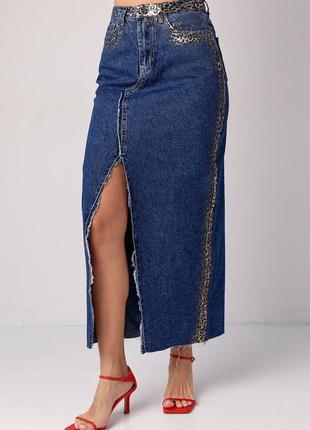 Длинная джинсовая юбка с леопардовым напылением - синий цвет6 фото