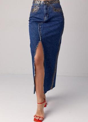 Длинная джинсовая юбка с леопардовым напылением - синий цвет7 фото