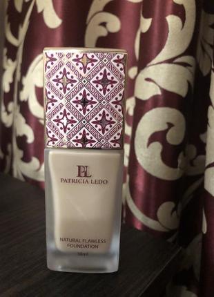 Тональна основа для обличчя natural flawless foundation patricia ledo мagnеtique collection