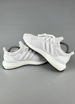 Женские беговые кроссовки оригинал adidas ultra boost 1.05 фото