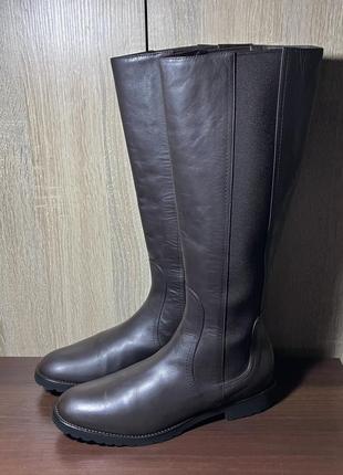 Високі шкіряні чоботи max mara