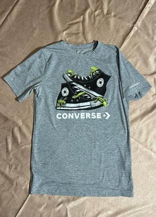 Футболка mit converse