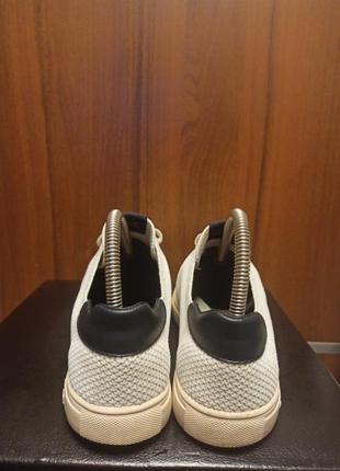 Clae bradley los angeles 4