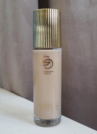 Антивозрастная тональная основа giordani gold