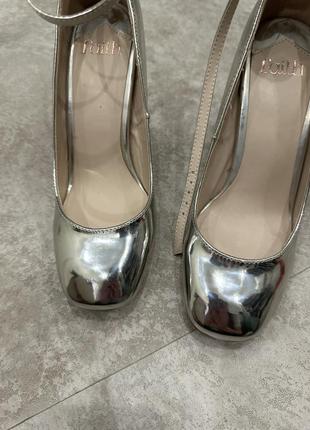 Туфли серебристые туфлі сріблясті