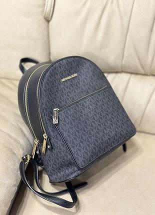 Рюкзак сірий michael kors medium2 фото