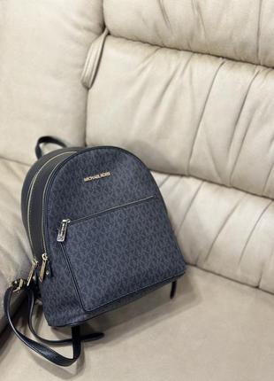 Рюкзак сірий michael kors medium3 фото