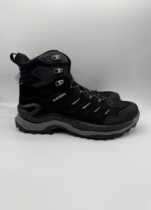 Оригинальные берцы от бренда lowa кожаные и имеют водостойкую мембрану gore tex размер