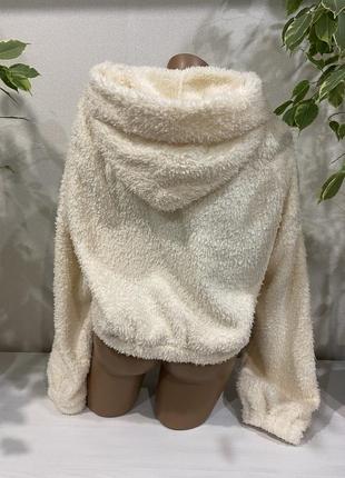 Пушистая кофта с капюшоном2 фото