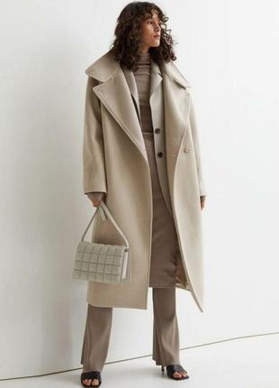 Бежевое пальто h&m