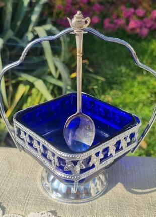 Вінтажна вишукана джемниця!
england. 
чудово підійде для подачі меду, варення, цукру, джема. кобальтове скло