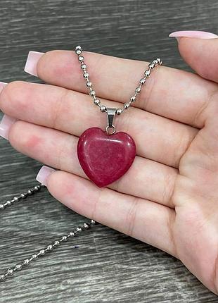 Кулон с натуральным камнем турмалин в форме сердечка на цепочке в подарочной коробочке
