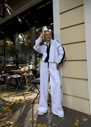 Теплый спортивный костюм. не кашлатится