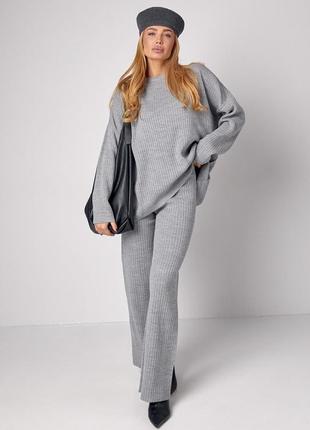 Жіночий костюм oversize у рубчик зі штанами палаццо - сірий цвет, l (є розміри)
