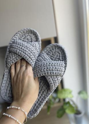 Вязаные тапочки для дома ручной работы. handmade