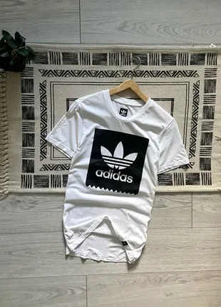Adidas футболка