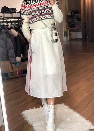 Біла юбка