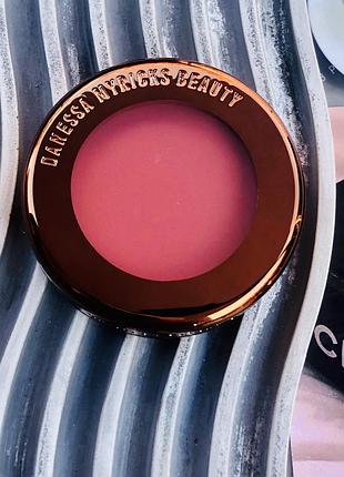 Пудрові рум’яна danessa myricks beauty yummy skin blurring balm powder flushed - matte color for cheek & lip відтінок rose n brunch