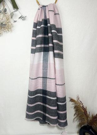 Розовый с серым шарфом палантинanna field