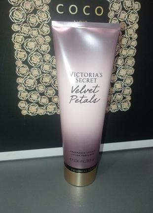 Лосьйон для тіла velvet petals victoria's secret