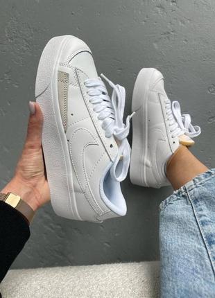 Жіночі кросівки nike low platform white1 фото