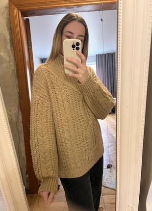 Кофта з високим горлом коміром