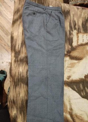 Чоловічі штани в чудовому стані.