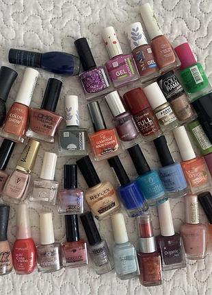 Лаки для нігтів