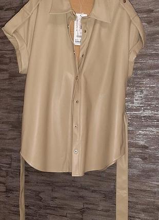 Стильная рубашка из эко кожи