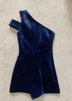 Новый короткий комбинезон topshop blue velvet на одно плечо