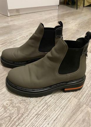 Ботинки челси dombers