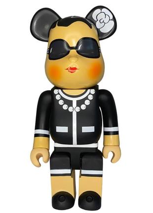 Колекційна іграшка bearbrick chanel наложка