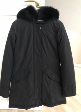 Пуховая куртка американского бренда woolrich