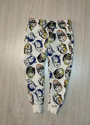 Яскраві спортивні штани marvel на 3-4 роки