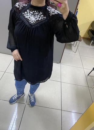 Шикарная блузка с вышивкой