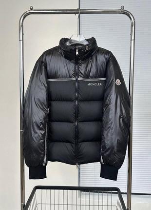 Чоловічий пуховик у стилі moncler
