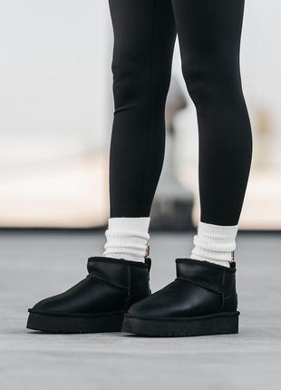 Угги ugg Fuzz Brook Mørkeblå bluse med ballonærmer og rund hals