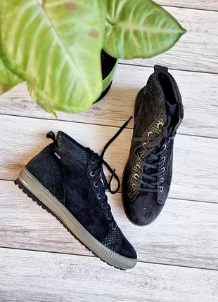 Замшевые кеды на мембране gore-tex сникерсы 38
стелька 25сс