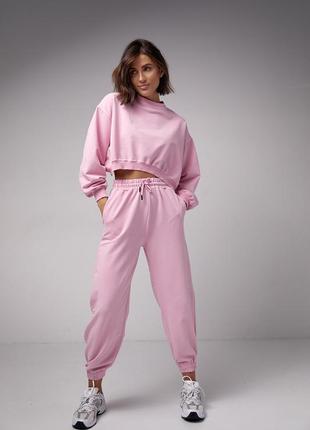 Жіночий спортивний костюм з укороченим світшотом і джогерами — рожевий колір, l (є розміри)