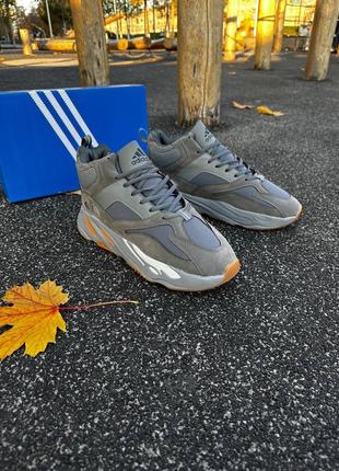 Зимние кроссовки adidas yeezy boost 700