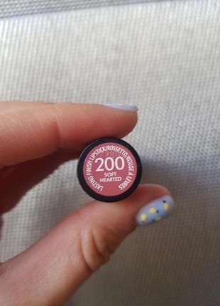 4 г стойкая финишная губная помада lasting finish, оттенок 200 soft hearted, rimmel london, 4 г