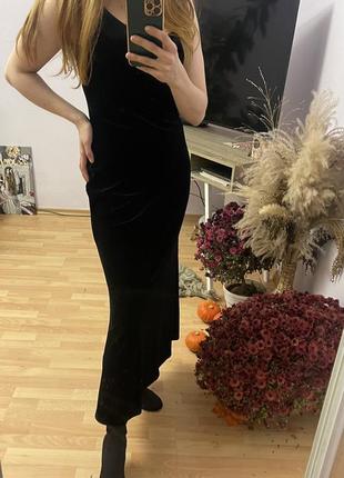 Чорна довга замшева сукня