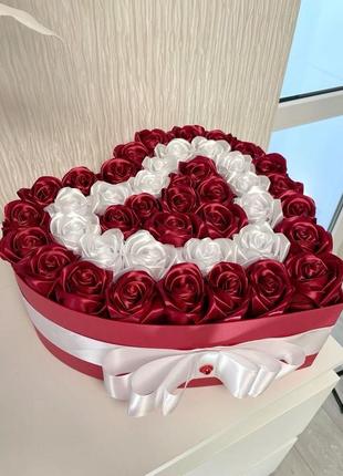 Троянди з атласної стрічки