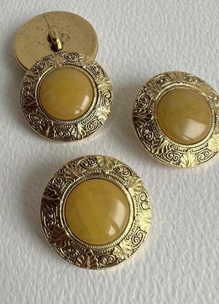 Ґудзик костюмний золотий бортик на ніжці жовтий 18мм пластик