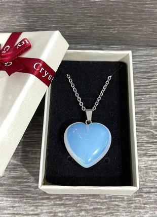 Великий кулон "місячний камінь опал" у формі серця на ланцюжку в подарунковій коробочці