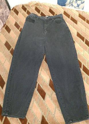 Джинси, m/l, довжина 97, талія 78-80см, резинка, стегна 132, посадка 36, низ 34см, не стрейчові, дуже гарно сидять