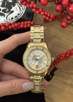Годинник versus versace