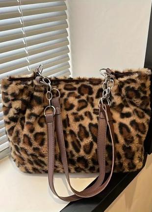 Жіноча сумка-саквояж з леопардовим принтом