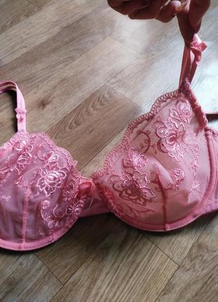 Изысканный кружевной бюстгальтер next
