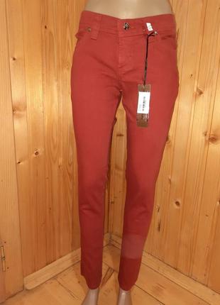 Червоні жіночі штани